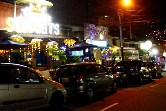 Llaman al orden por ruidos molestos a bares y discotecas de la ciudad